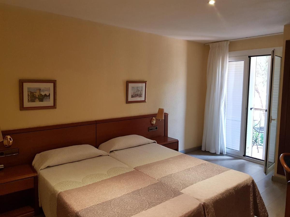 Checkin Trave Otel Figueres  Dış mekan fotoğraf