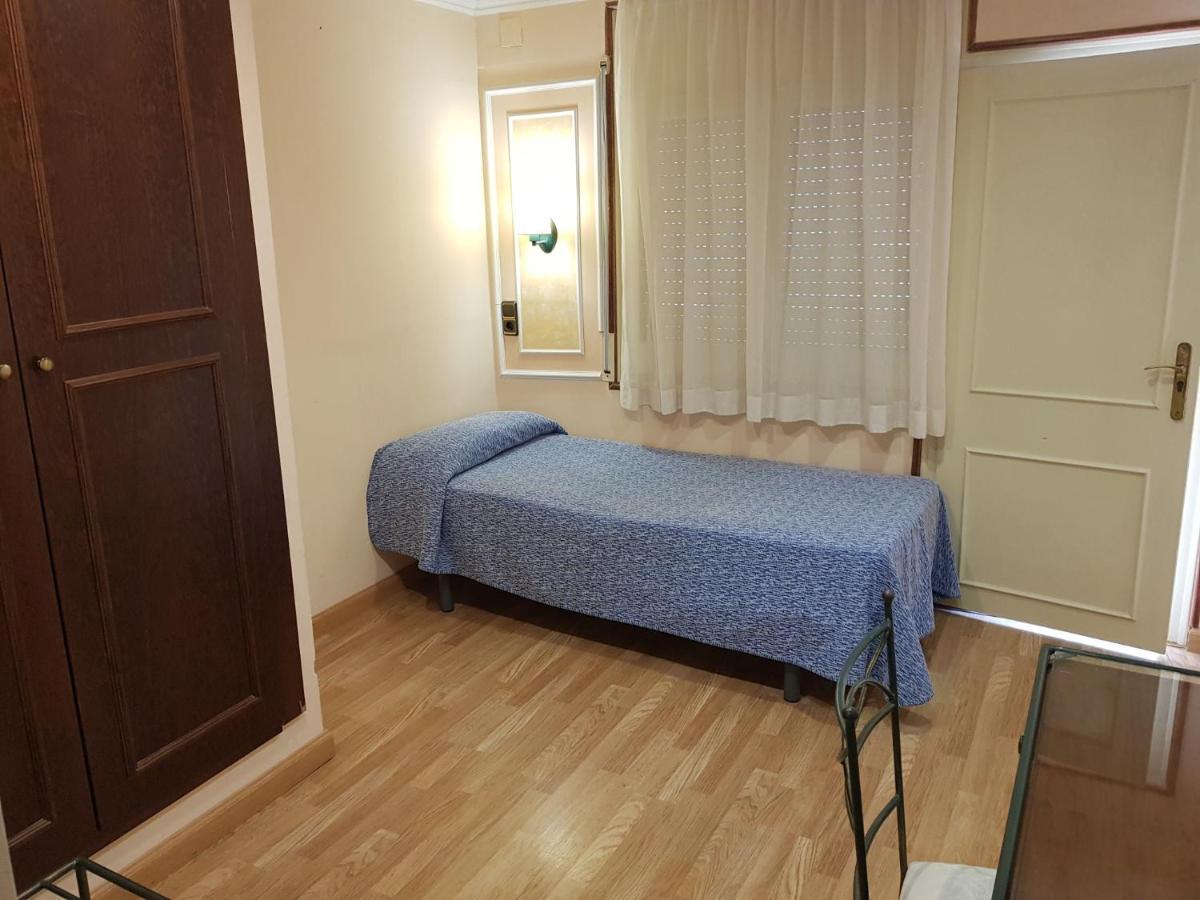 Checkin Trave Otel Figueres  Dış mekan fotoğraf
