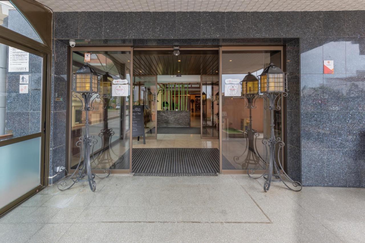 Checkin Trave Otel Figueres  Dış mekan fotoğraf