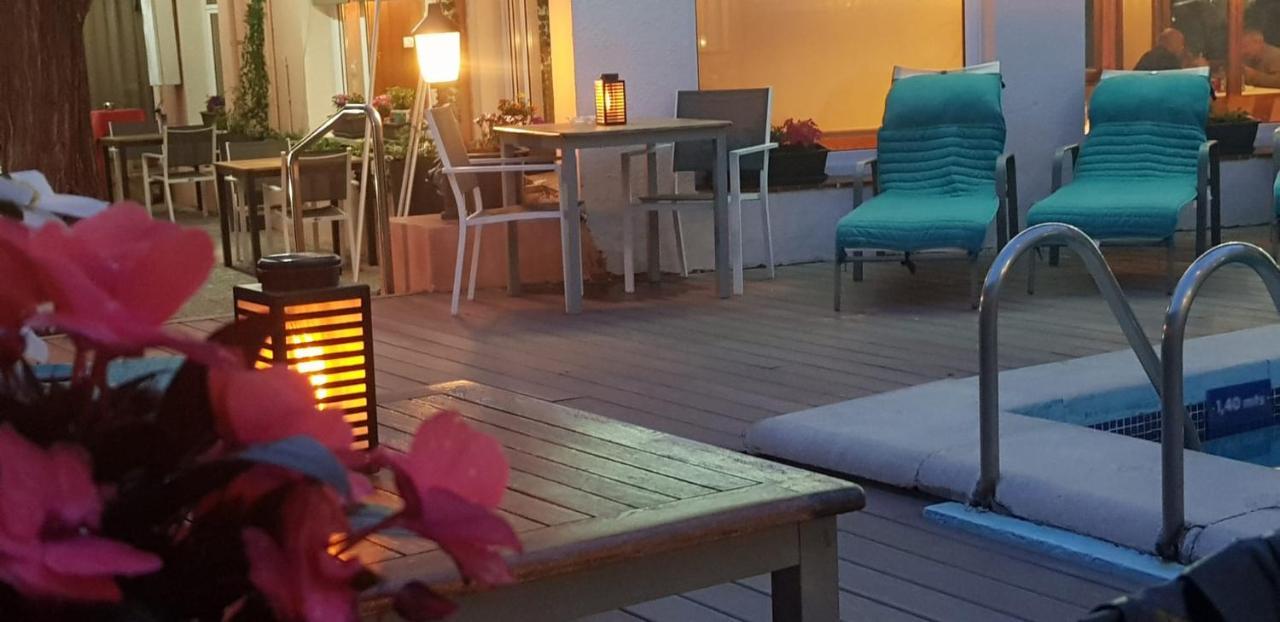 Checkin Trave Otel Figueres  Dış mekan fotoğraf
