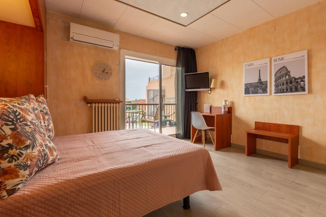 Checkin Trave Otel Figueres  Dış mekan fotoğraf