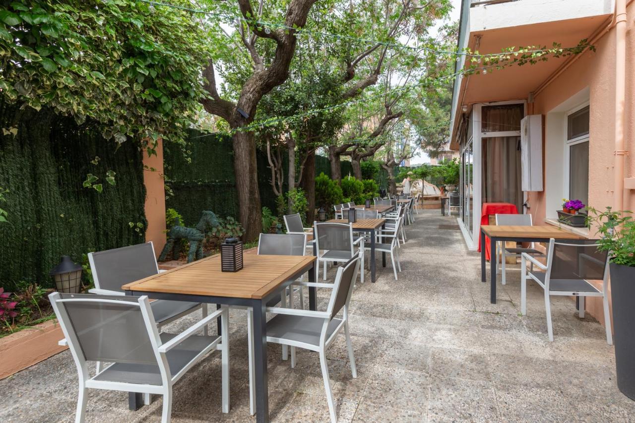 Checkin Trave Otel Figueres  Dış mekan fotoğraf