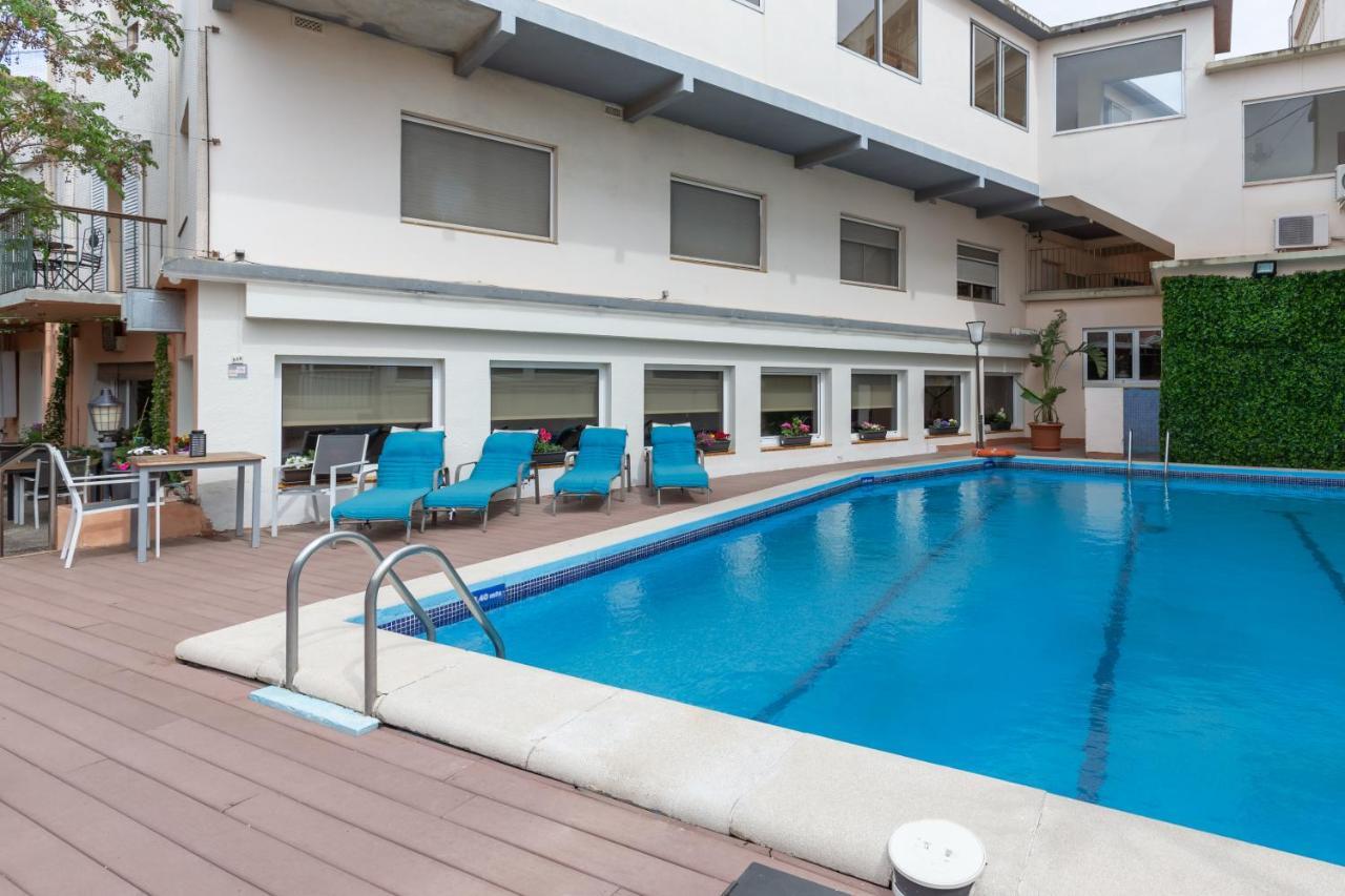 Checkin Trave Otel Figueres  Dış mekan fotoğraf