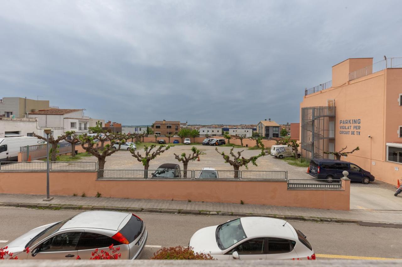 Checkin Trave Otel Figueres  Dış mekan fotoğraf