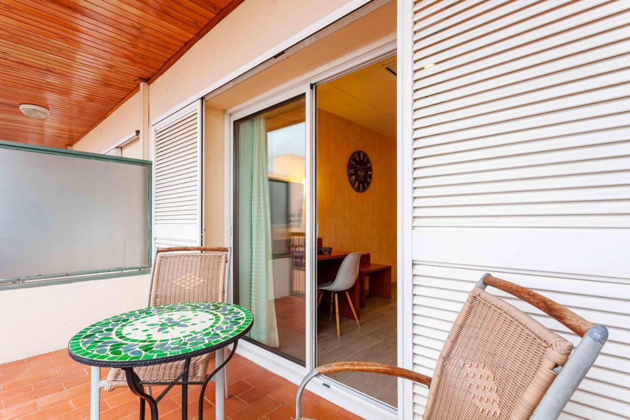 Checkin Trave Otel Figueres  Dış mekan fotoğraf