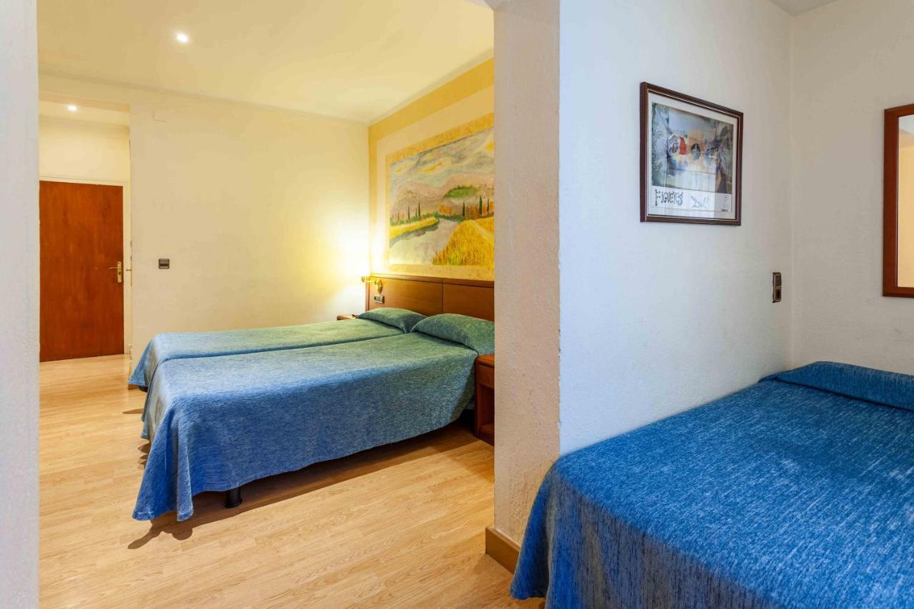 Checkin Trave Otel Figueres  Dış mekan fotoğraf