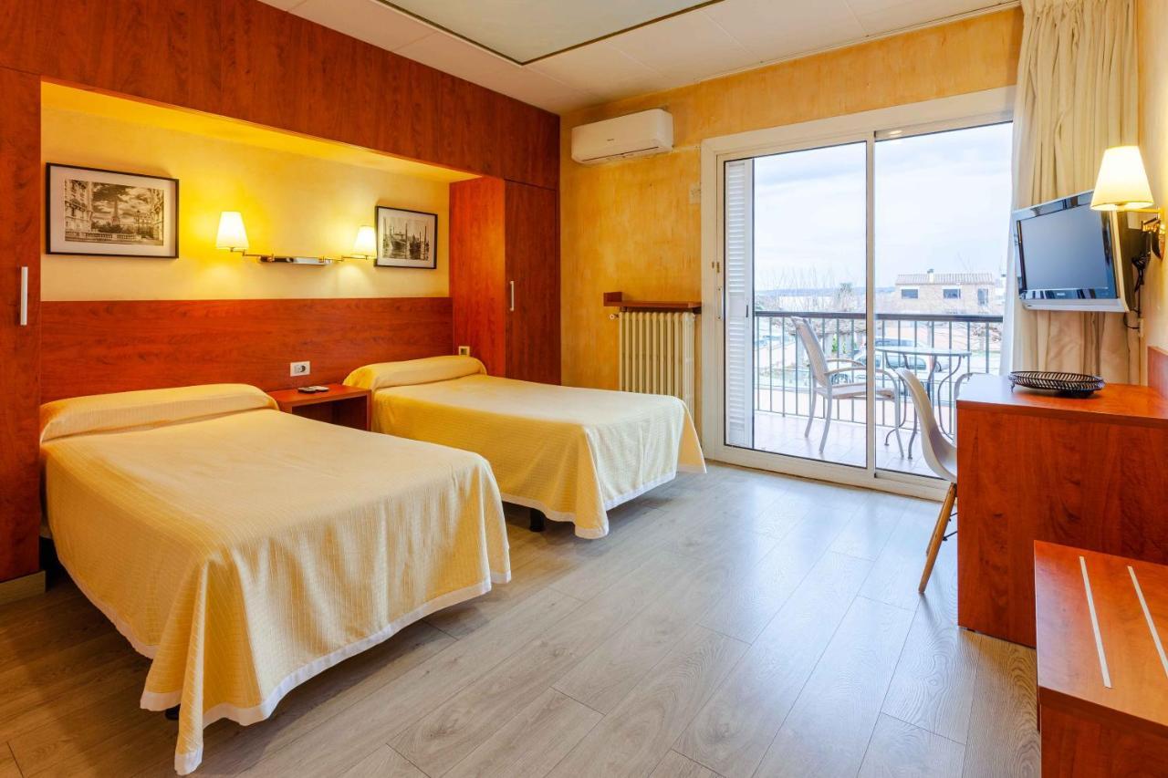 Checkin Trave Otel Figueres  Dış mekan fotoğraf